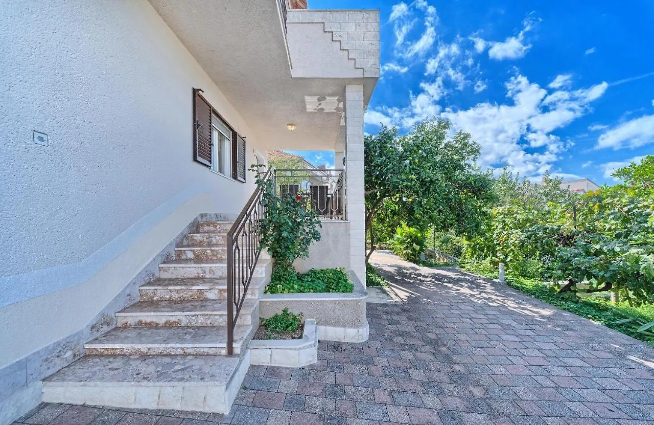 *** Gasthuis Apartmani Marina Trogir Kroatië