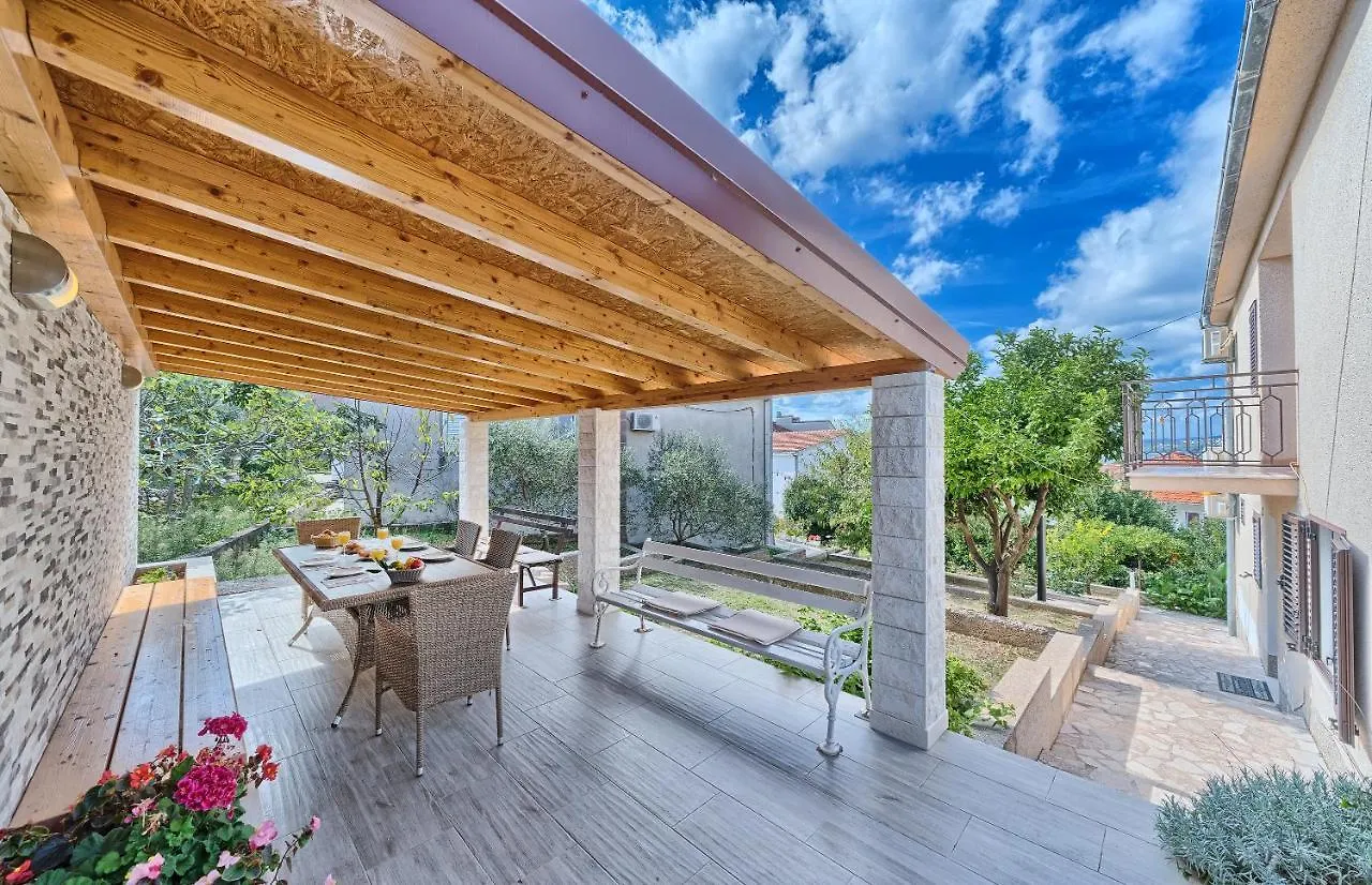 Apartmani Marina Trogir 3*,
