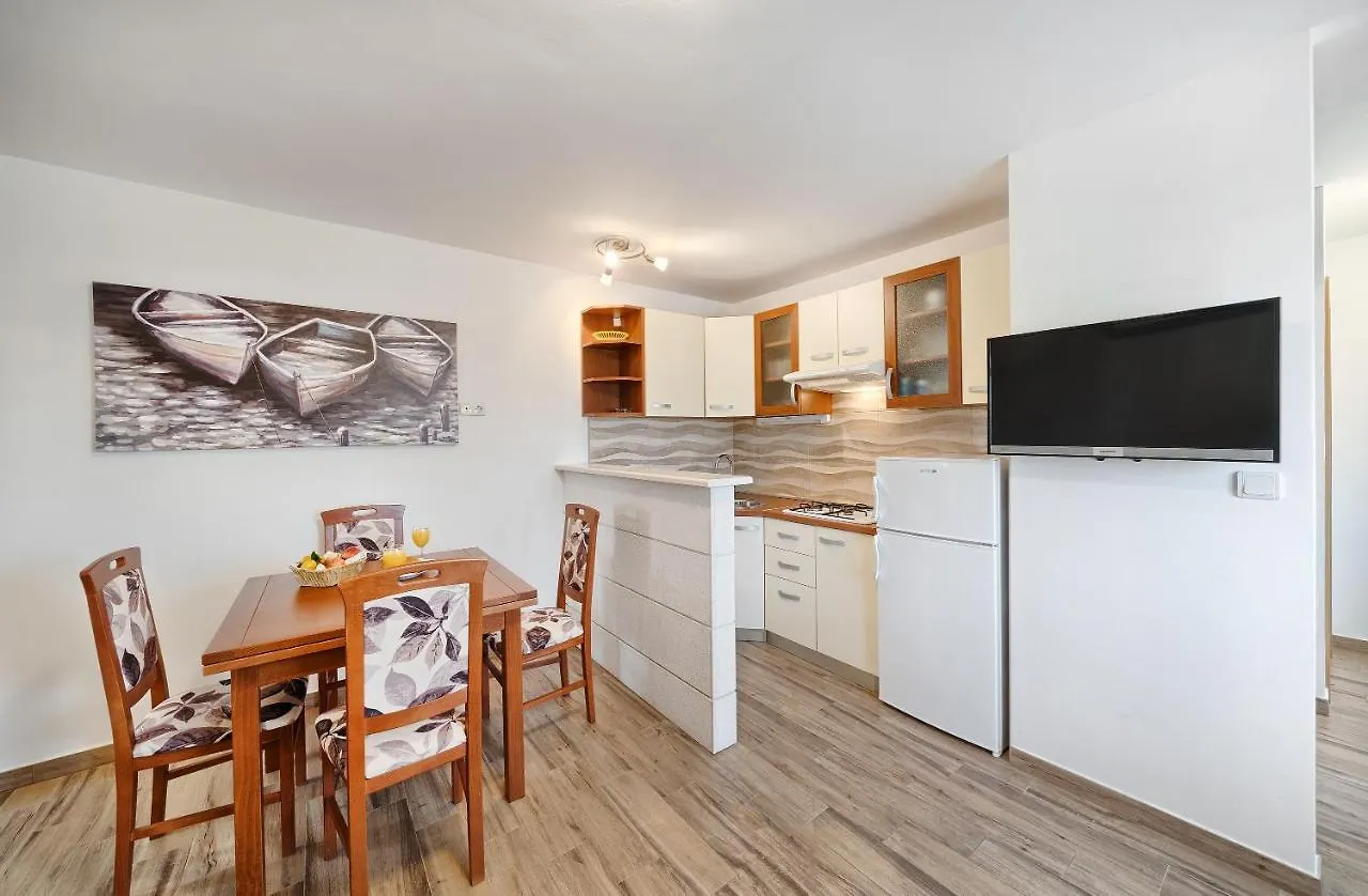 Apartmani Marina Trogir 3*,  Kroatië