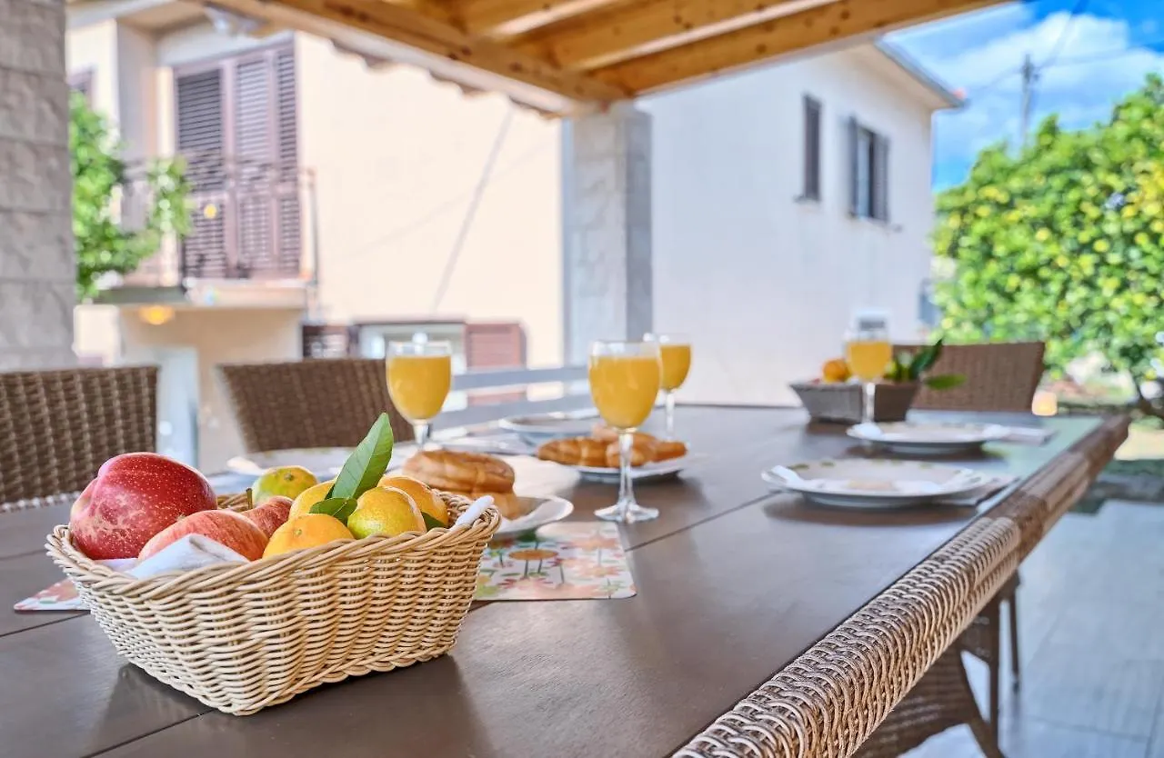 Casa de hóspedes Apartmani Marina Trogir