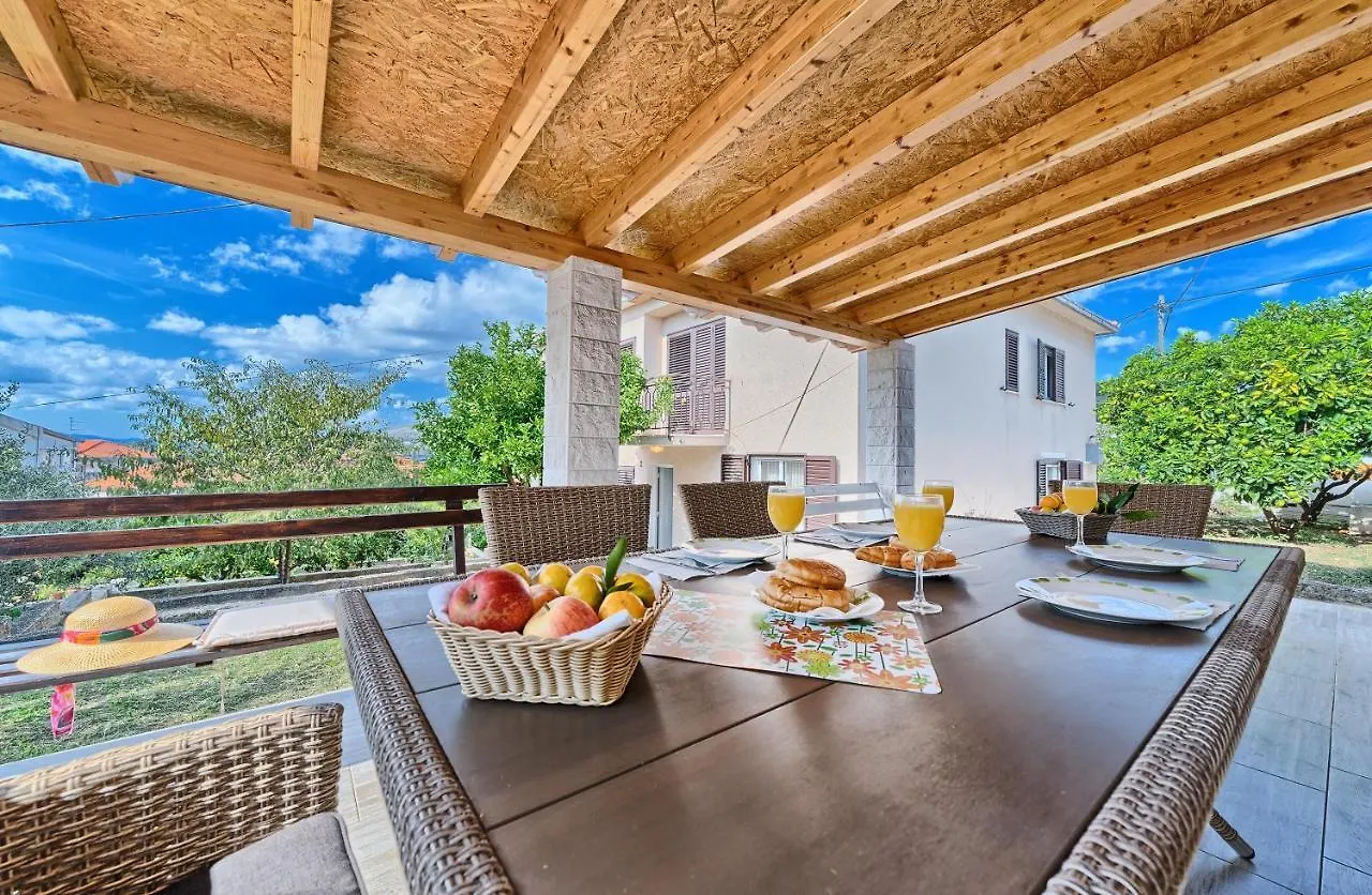 *** Casa de hóspedes Apartmani Marina Trogir Croácia