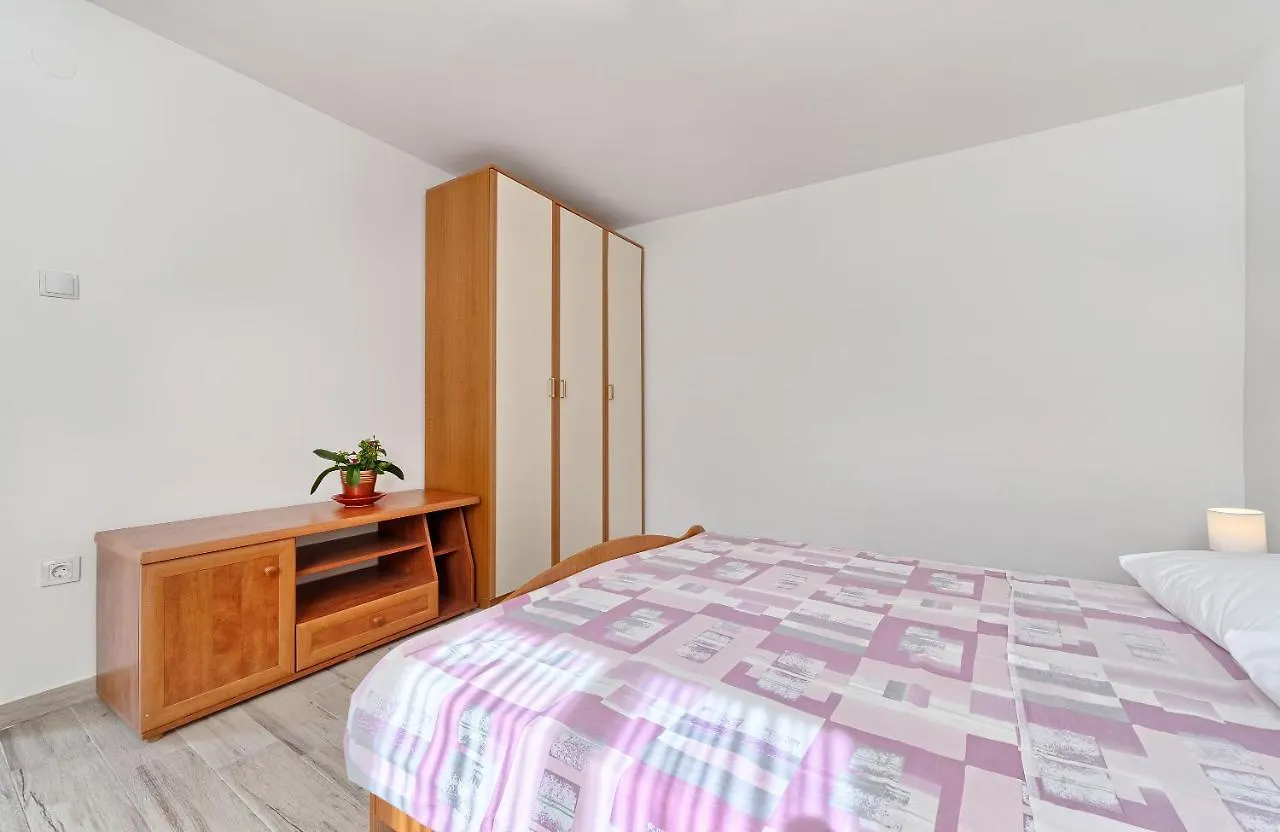 *** Casa de hóspedes Apartmani Marina Trogir Croácia