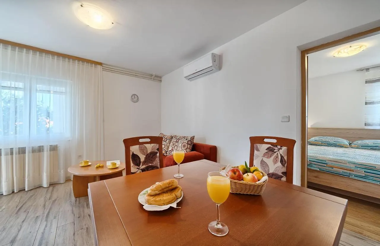 Casa de hóspedes Apartmani Marina Trogir